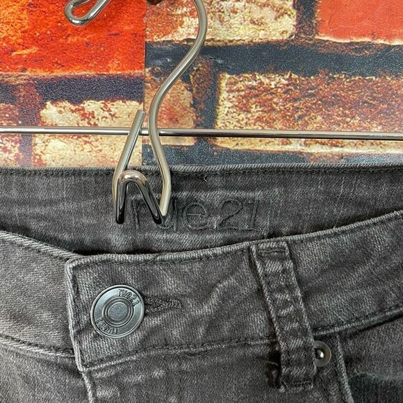 5 for $25🔥Size 8R Rue21 Black Bermuda Jegging Sho - Picture 3 of 7